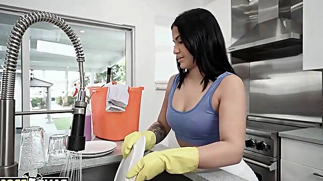 The maid takes the dick for extra money