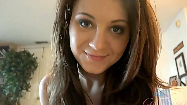 Jojo Kiss makes you jizz on her feet