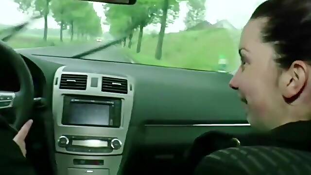 Anhalterin Bedankt Sich Mit Fick Ohne Gummi Bei Ihm