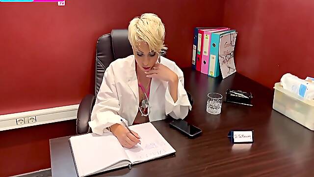 Afroditi Adami : My Ass Can Cure Everything