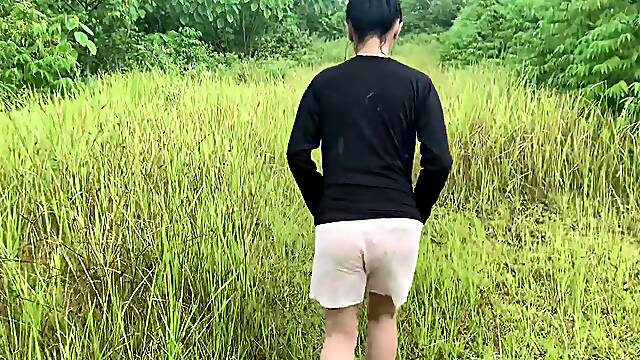 Pinay Kantutan Sa Gubat Kahit Umuulan - With Girlfriend