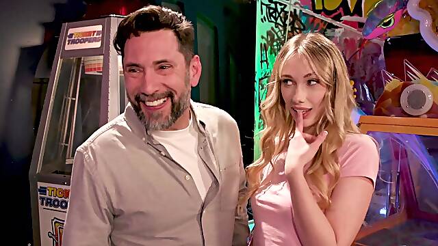 Sky & Tommy's wild threesome: Blondie gets a double dose of pleasure