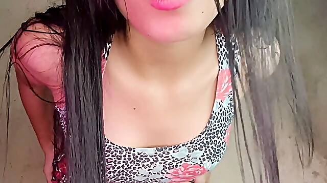 JOI suck off-melhor amiga te provoca de mini saia! te faz um boquete babado e você goza na boquinha