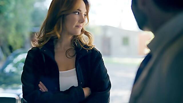 Curvy porn star Siri Dahl drops her clothes to be fucked hard